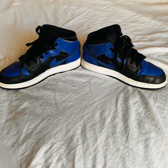 Jordan 1 Mid - Picture 10 of 14